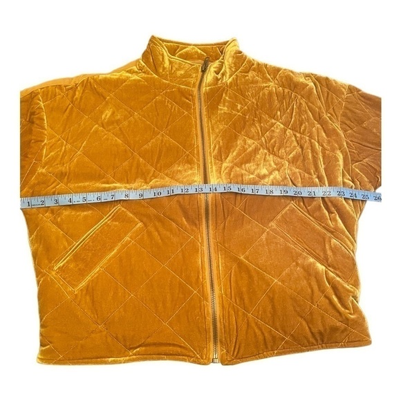 Avec LES FILLES Quilted Velvet Zip Jacket In Mustard - Picture 9 of 15